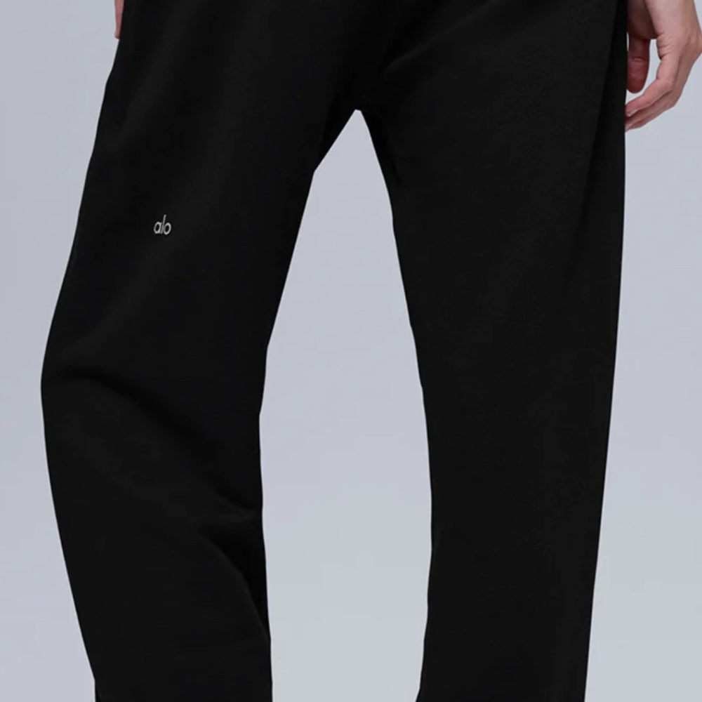 NWOT ALO Yoga Chill Sweatpant